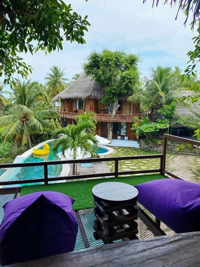 Вилла Gading Tree House Batununggul Экстерьер фото