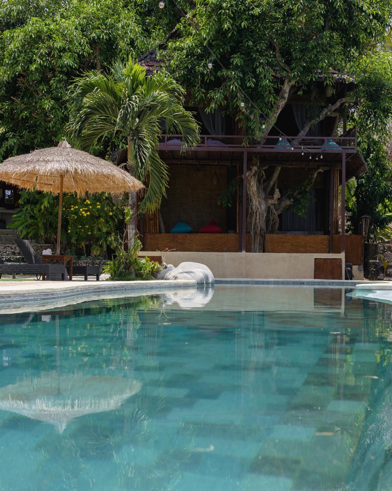 Вилла Gading Tree House Batununggul Экстерьер фото