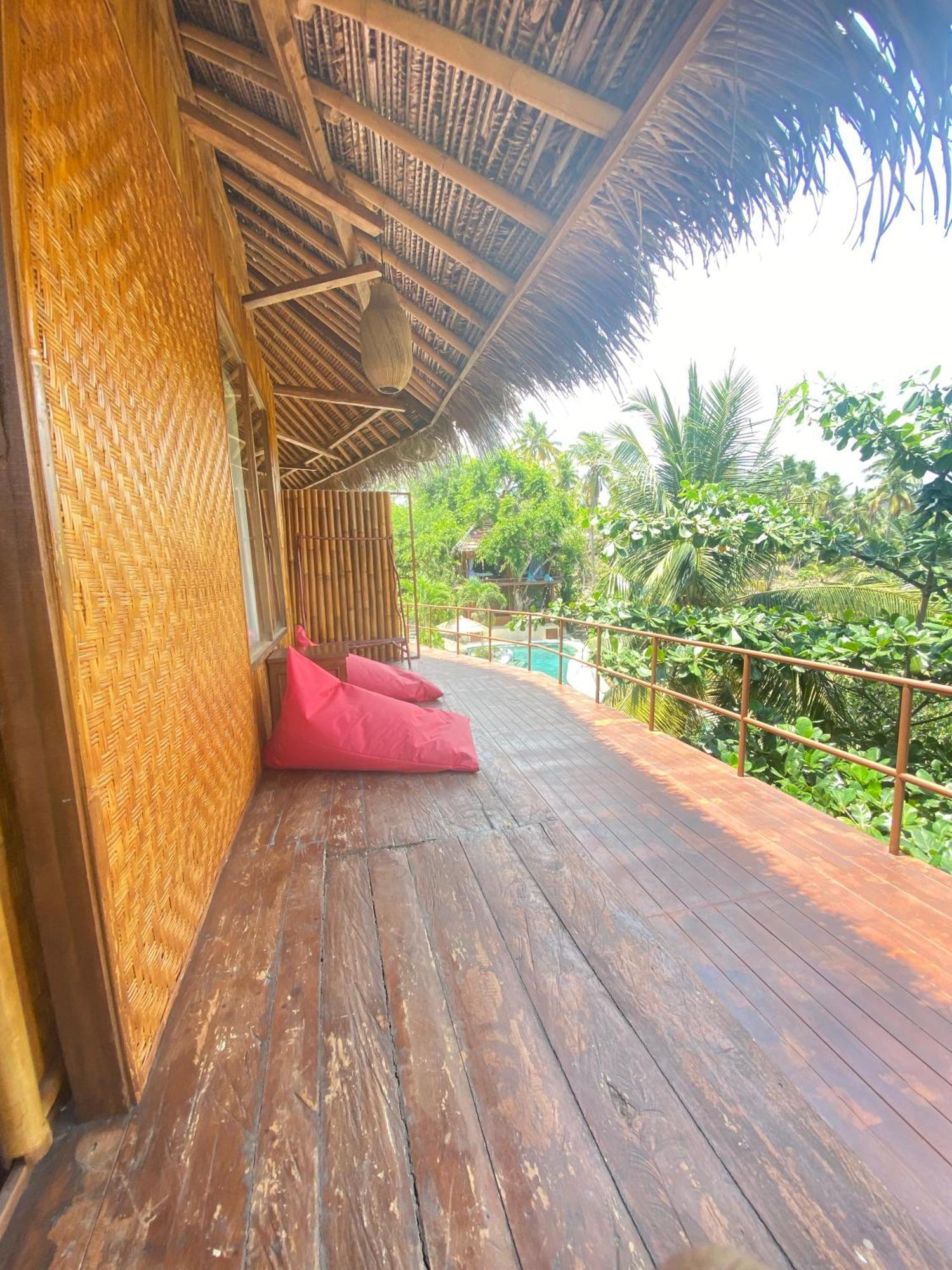 Вилла Gading Tree House Batununggul Экстерьер фото