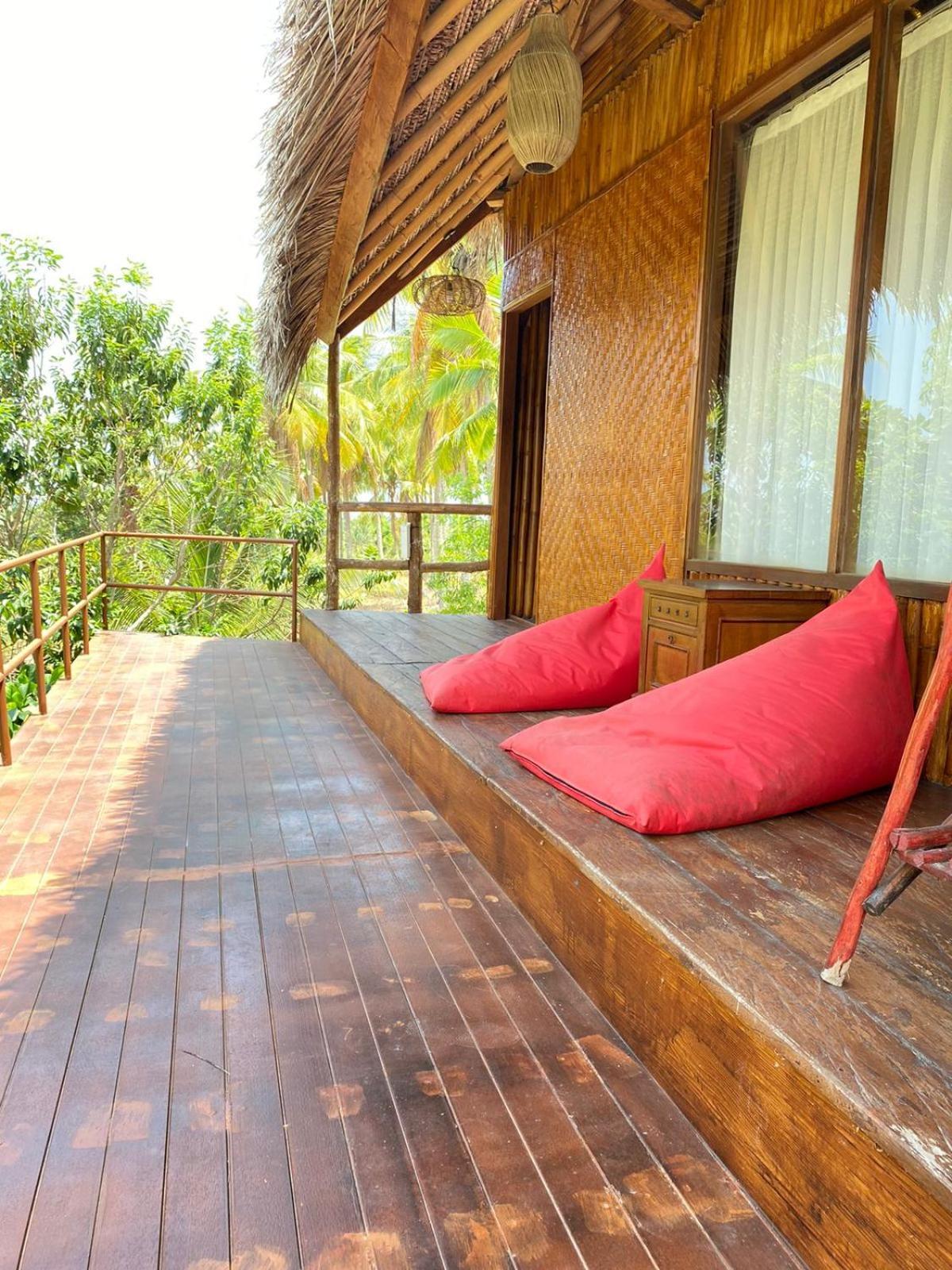 Вилла Gading Tree House Batununggul Экстерьер фото